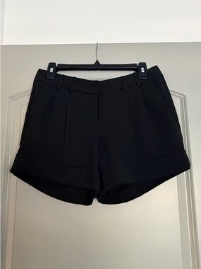 Classic Black Pleated Express Women's Shorts